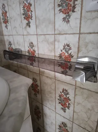 Espejo y accesorios baño metal cristal