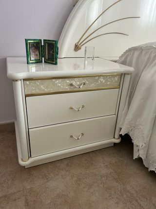 Dormitorio completo con cama de matrimonio