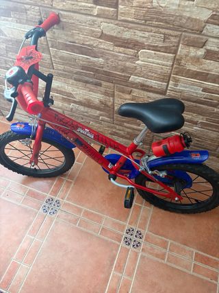 Bicicleta Spiderman 16 “ niño y casco spiderman