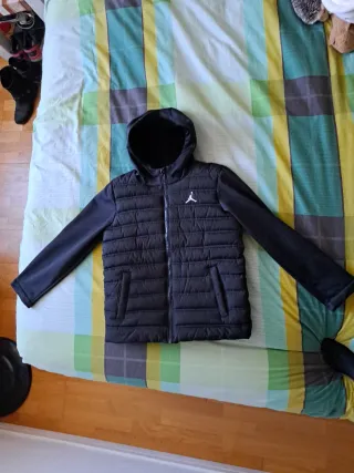 Abrigo Jordan Talla 11-12 Años Negro