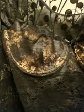 Body con reggiseno pizzo nero e oro