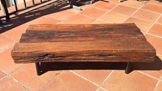 Mesa rústica de vigas centenarias de madera maciza