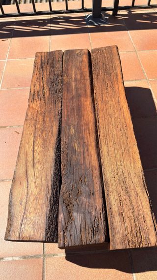 Mesa rústica de vigas centenarias de madera maciza
