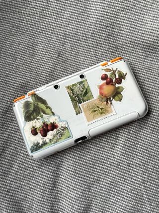 Nintendo 2DS XL Bianca e Arancione