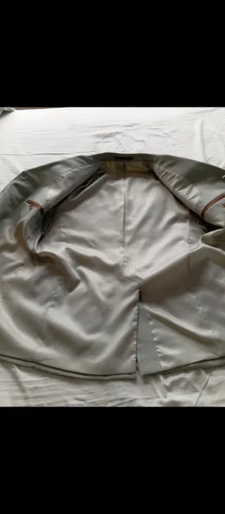 Traje de caballero gris como nuevo