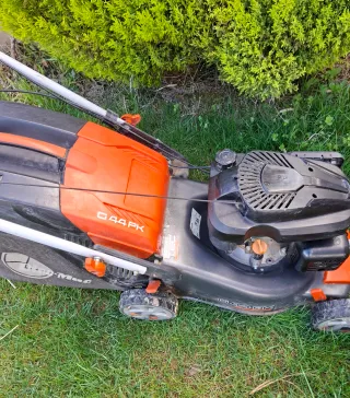 Cortacésped Oleo-Mac G44PK