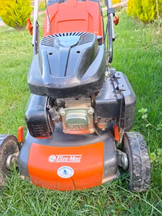 Cortacésped Oleo-Mac G44PK