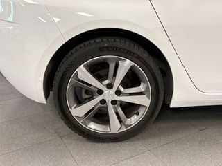 Peugeot 308 5p Allure PureTech 130 S&S