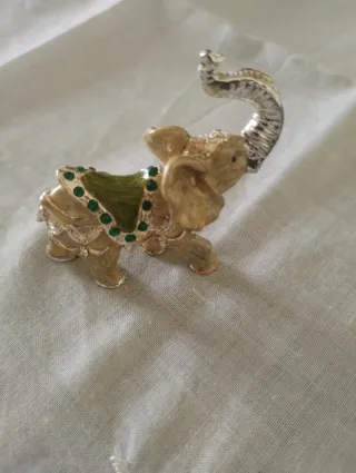 Elefantino  laminato argento, smalti, pietre smer.