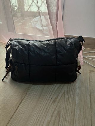 Bolso negro Parfois acolchado