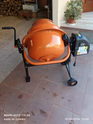 Hormigonera Eberth Pequeña Naranja .