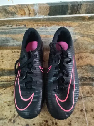 Scarpe da calcio Nike Mercurial Taglia 35