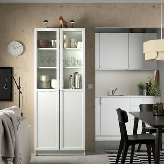 Armario Billy 80x28x237 con puerta cristal