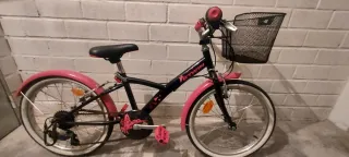 Bicicleta niña 20 pulgadas Btwin negra y rosa