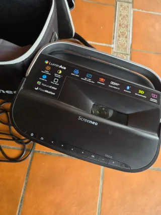 Philips Screeneo Proyector + Pantalla