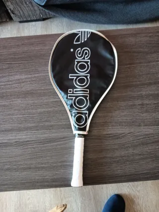 Raqueta Adidas Vintage Negra