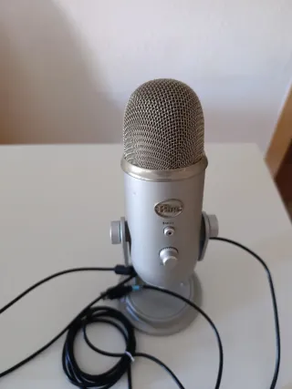 Micrófono Blue Yeti Plata