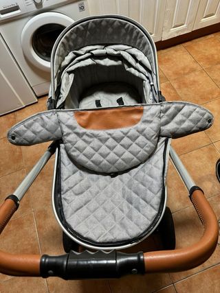 Carro de bebé gris