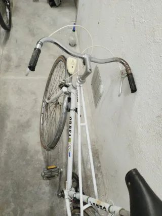 Bicicleta Orbea Paseo Vintage Blanca Algún retoque