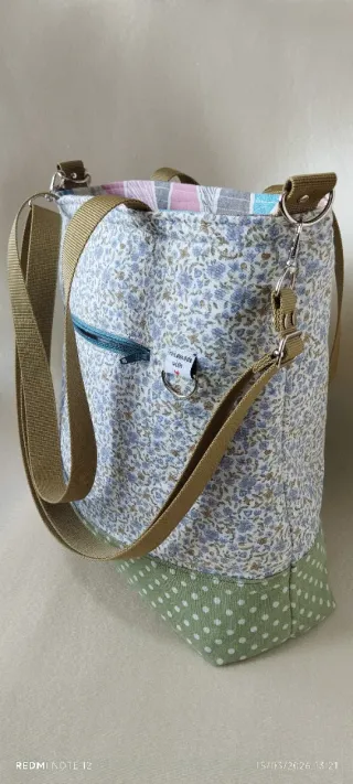 Bolso reversible estampado