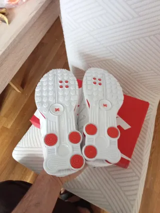 Zapatillas Nike Blancas y Rojas