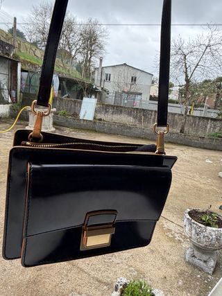 Bolso Bimba y Lola Negro y Dorado