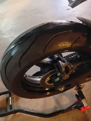 Honda CBR 600rr Negra y Blanca del 2007 32360 km