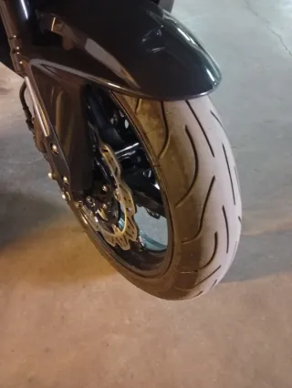 Honda CBR 600rr Negra y Blanca del 2007 32360 km