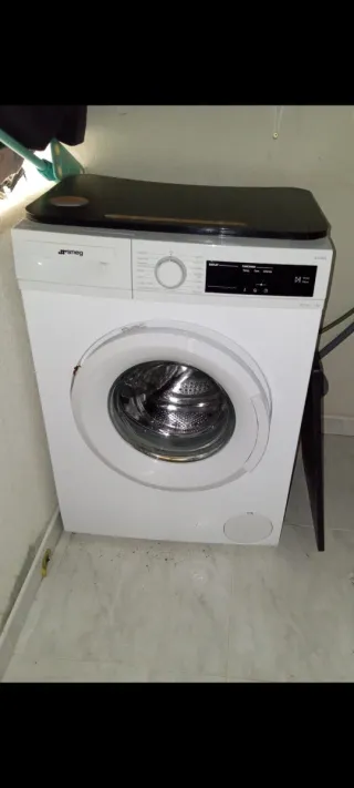 Lavadora Blanca Carga Frontal