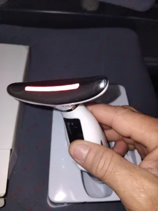 Aparato de masaje facial