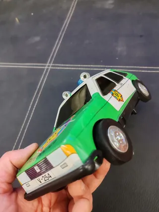 Coche de hojalata Sheriff