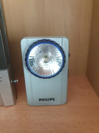 Lote Antigüedades: Grabadora, Linterna, Mira