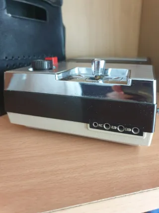 Lote Antigüedades: Grabadora, Linterna, Mira