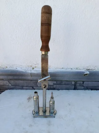 Herramienta antigua para cartuchos