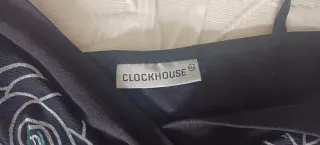 Top negro con estampado floral