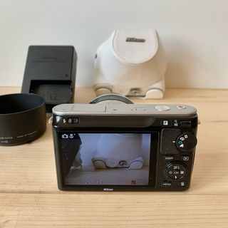 Fotocamera mirrorless Nikon 1 J1