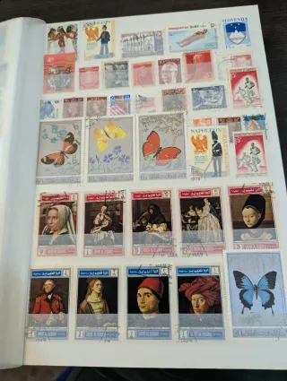 Álbum con 3000 sellos mundiales