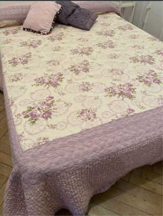 Colcha Dolz reversible flores y cuadritos vichy