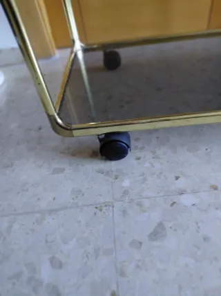 Carrito auxiliar cristal y metal dorado