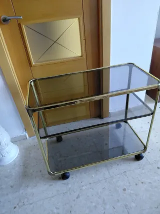 Carrito auxiliar cristal y metal dorado