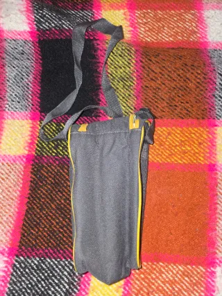 Porta borraccia termica giallo e grigio