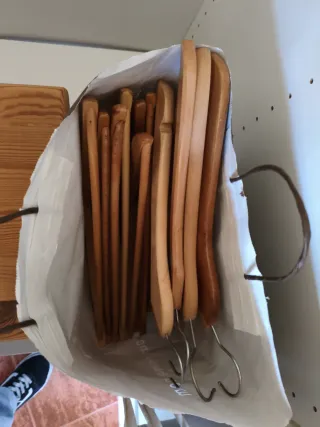 Perchas de madera lote 18 unidades