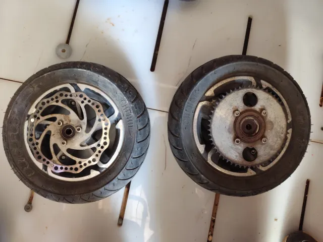 Ruedas patinete con disco de freno