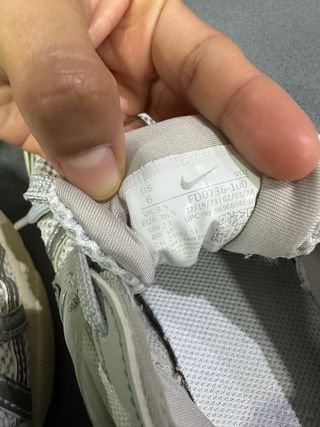 Zapatillas Nike 2VK Run Plata y Blanco