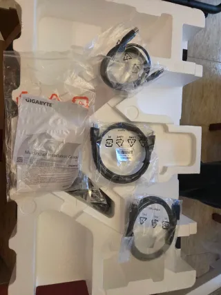 Monitor Gaming Gigabyte M27Q 27 QHD 165Hz