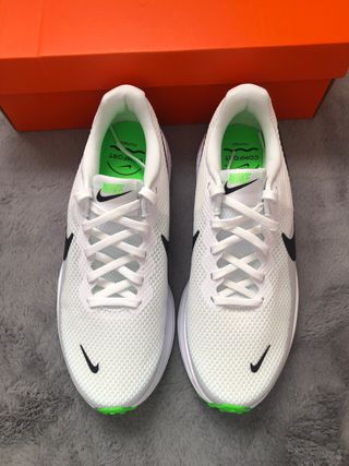 Zapatillas Nike Blancas y Verdes