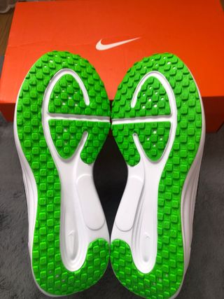 Zapatillas Nike Blancas y Verdes