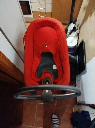 Carrito de bebé Stokke rojo