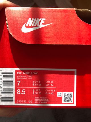 Zapatillas Nike Blancas y Grises