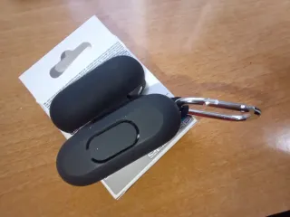 Funda Silicona AirPods Pro con gancho Cellularline